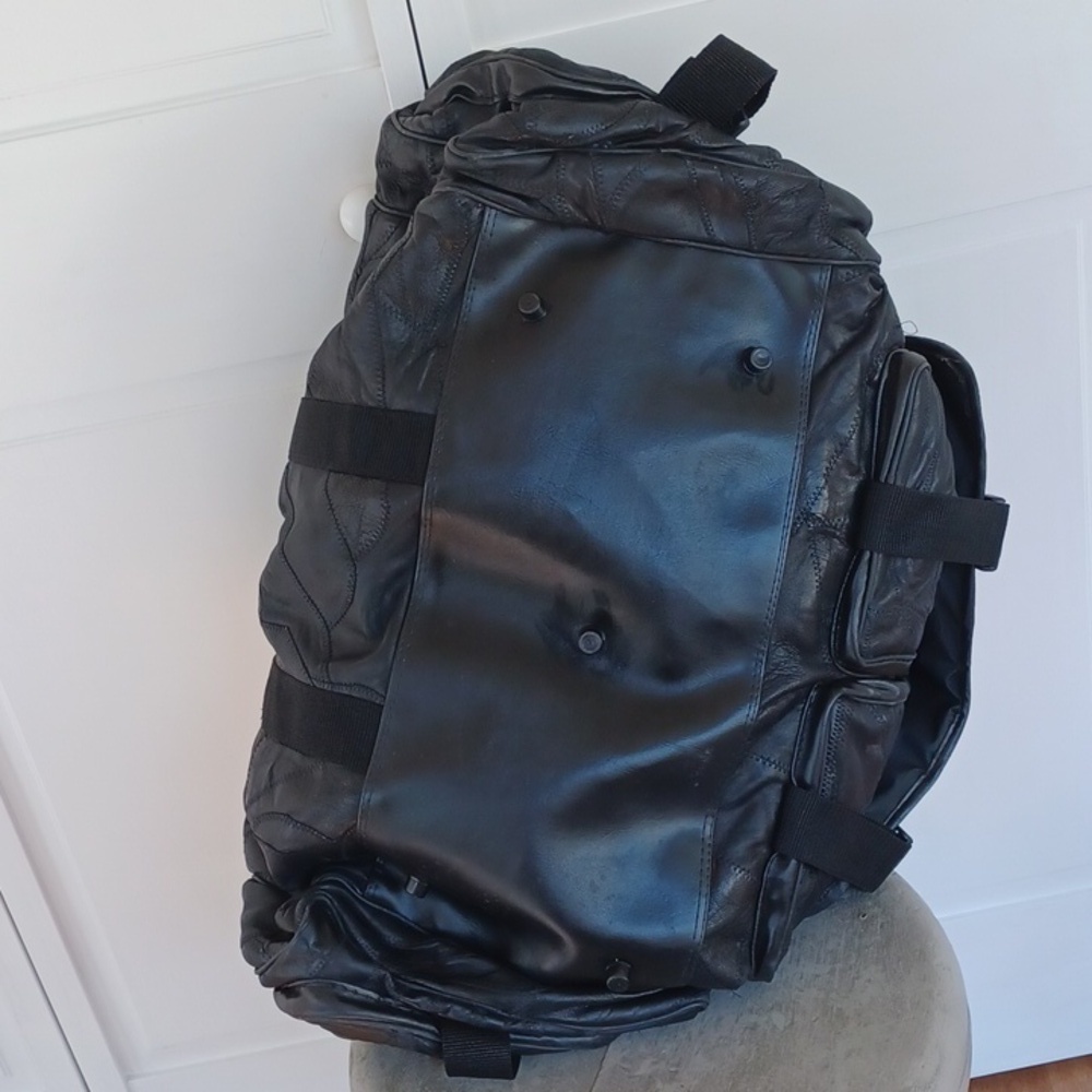 Leather luggage weekender bag lots of pockets black leather duffel bag - Picture 5 of 7